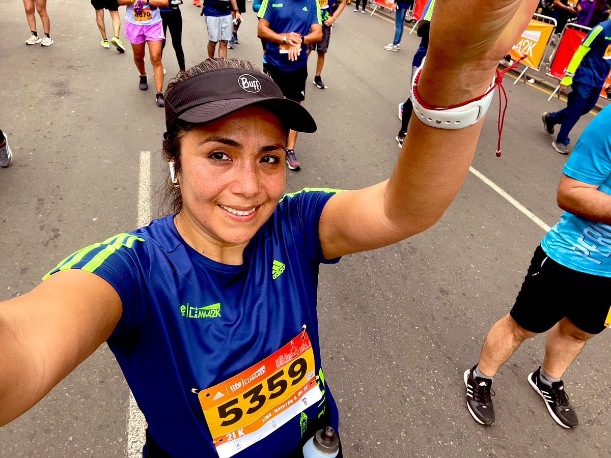 ANALISET's tweet photo. Hoy fueron 21km #Lima42k #limaperu #running #adidaswomen #lifelima42k 🏃🏻‍♀️🇵🇪🥈🥇 https://t.co/ks9SJ4dEJM