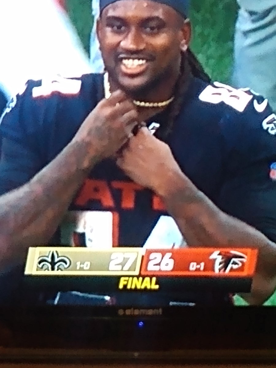 Jeffrey32905472's tweet photo. The chokin Chickens are back!!
New coach ,New quarterback.
At least they can't blame Matt Ryan!! https://t.co/EmT0pttm3l
