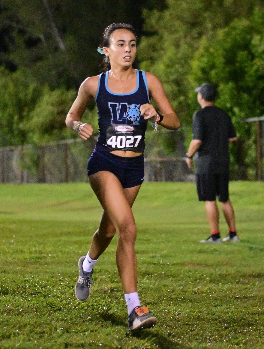 MiamiEliteTC's tweet photo. Lourdes Bobcats won the Ft Myers XC Invitational on Saturday 🏅 Team was led by Olivia Fraga who was 2nd individually running 19:25

--
#xc #crosscountry #running #run #distance #miamitrack #miamirunning #usatf #aau https://t.co/NJ1zHYmzDB