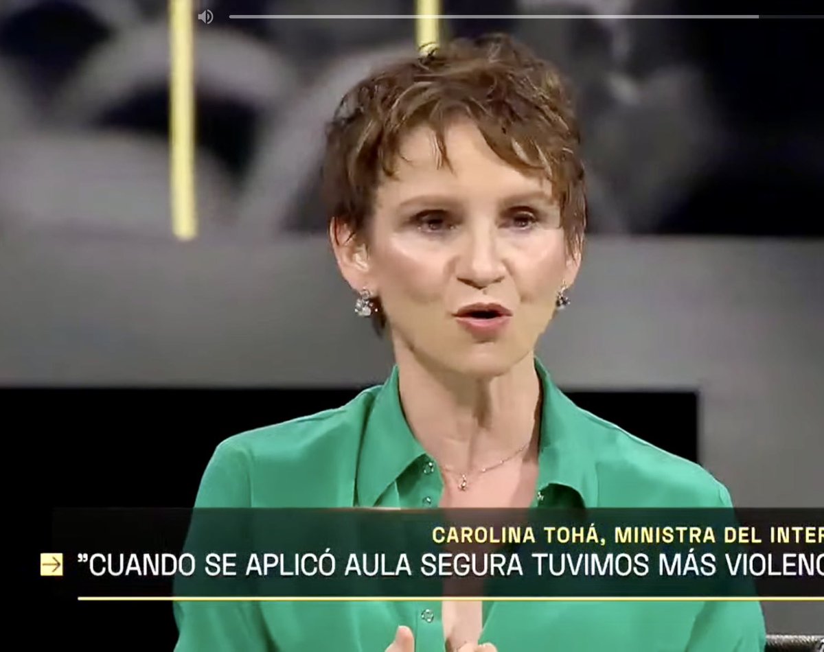 Patitoo_Verde's tweet photo. 🔴AHORA🔴Escuchar a Tohá con el detalle de fenómenos de inseguridad que “heredó” este gobierno, más indigna lo IRRESPONSABLE que fue #Boric y su gobierno al decidir volcarse por la campaña del #apruebo y NO gobernar. #enacional #EstadoNacional #Cadem #BASTA https://t.co/CRAUvnrV3s