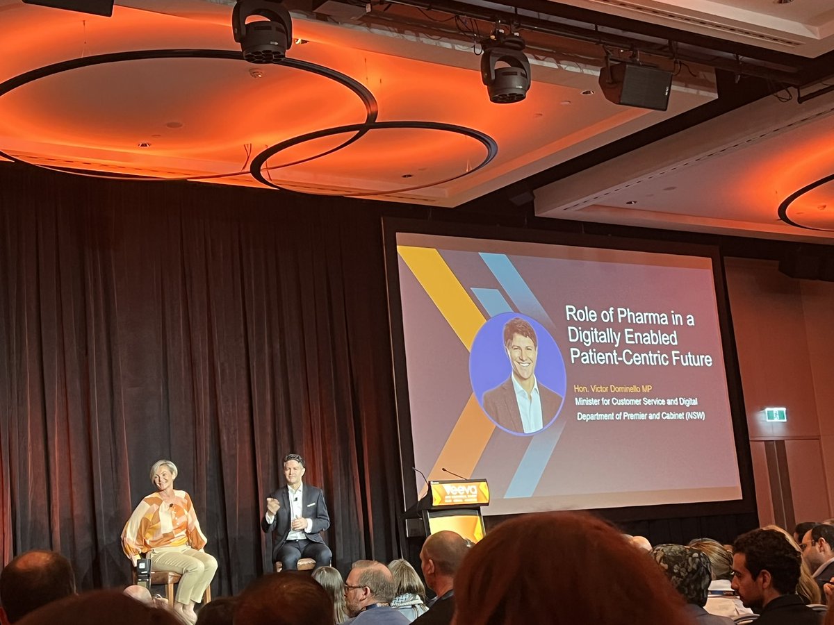 LenaLSL's tweet photo. A #digital enabled #patient centric service needs people/customers in the centre, real-time feedback, build on a platform of trust, &amp; transcends borders by including geo diversity, taxonomy alignment. Service NSW app is a great example @VictorDominello #VeevaSummit @veevasystems https://t.co/isd8YwrGjw