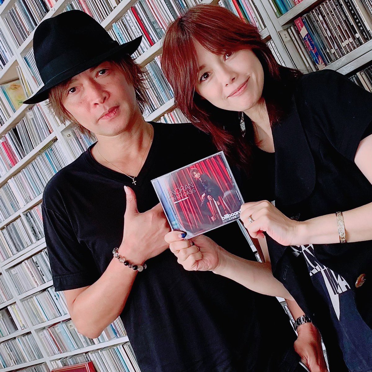 rockgoeson's tweet photo. 今週はゲストに #LUNASEA のギタリスト #INORAN さんをお迎えします🎸
先日の #武道館 ライブの話、ソロ活動の話、昔よく遊んでいた当時のエピソードなど、ここでしか聞けない話が盛りだくさん。ちなみにINORANさんからサインを頂くのは初めてだったそうです。
#相川七瀬
#rockgoeson
#GACHISEA https://t.co/umtS8V0GwH