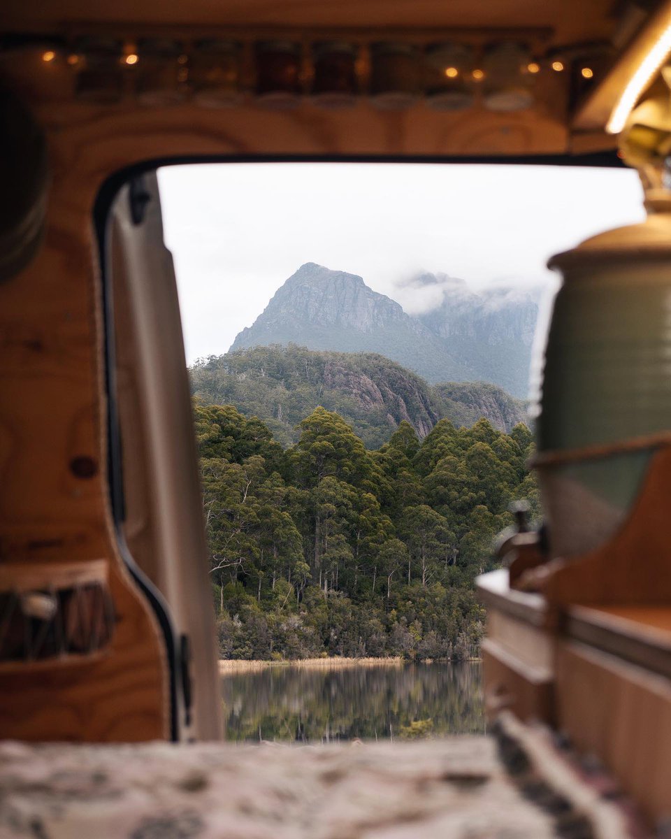 A packed van and an epic trip through mountains, rainforest and buttongrass plains: that’s how you do Tasmania’s West Coast 👌 📷 IG/ourvanrudi #DiscoverTasmania