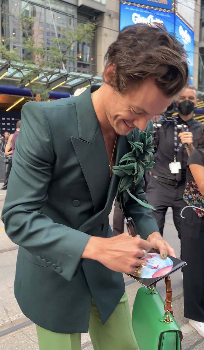 Gracias por brindarme tanta paz y tanta felicidad 💚 las palabras nunca son suficientes cuando se trata de ti.