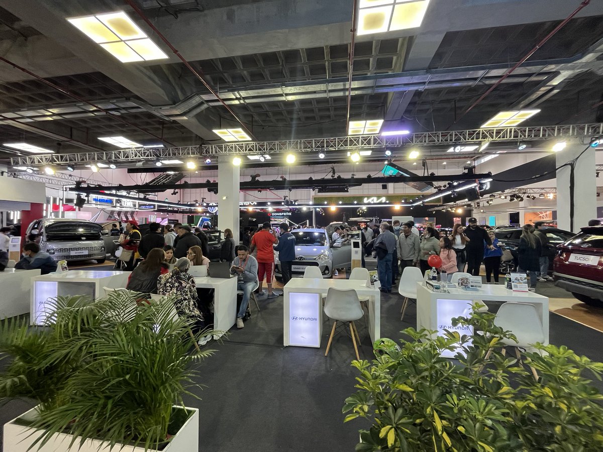 AcelerandoEcu's tweet photo. Un éxito resultó #Automundo2022. Hoy finaliza la feria en el Centro de Convenciones Metropolitano de Quito.
Aquí el resumen.
👇👇👇

https://t.co/1W1XWoeURn https://t.co/5kkNZcmri8