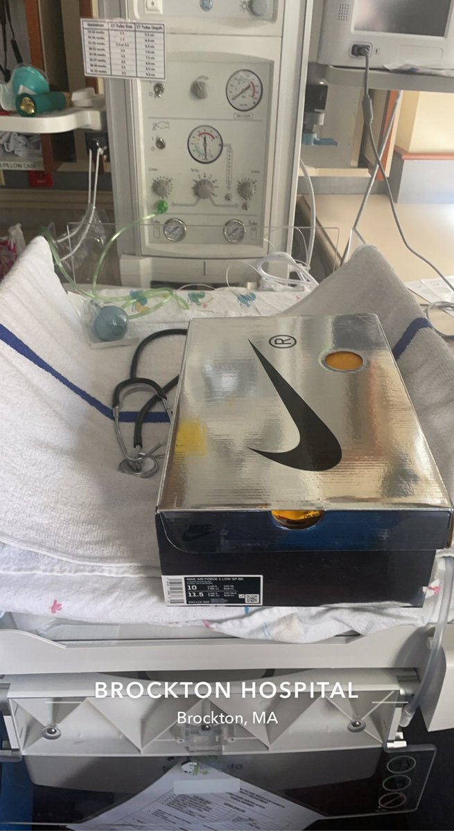 macktrucks9's tweet photo. Got my off white air crew while my son was being born talk about priorities 🤣🤣🍼🎉🎉 @snkr_twitr #babycole https://t.co/kySMCZEHmS