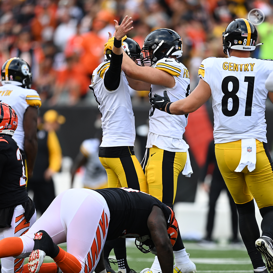 steelers's tweet photo. What a win https://t.co/gjZO9NsfQ4