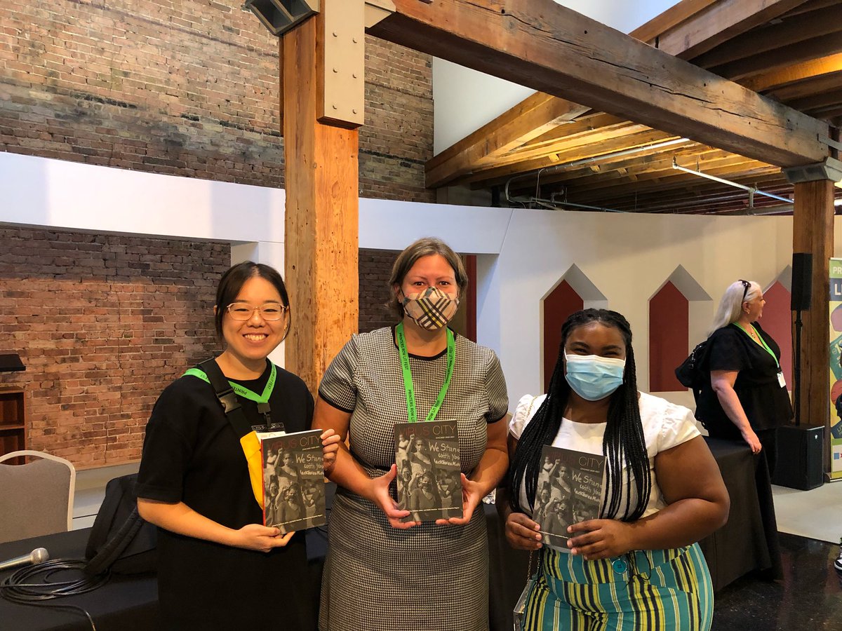 Talk2Cooper's tweet image. I’m published!!! Thanking God for every opportunity! 🙌🏾

Check out my work and other DePaul alums’ in “Virus City”

Order your free copy with this link: bigshouldersbooks.com/virus-city