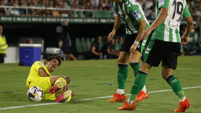 GuiaLaLiga's tweet photo. 🏥#VillarrealCF: Gerard Moreno sufre molestias en el isquio de la pierna izquierda. Pendiente de pruebas médicas. https://t.co/sbktGAtDva