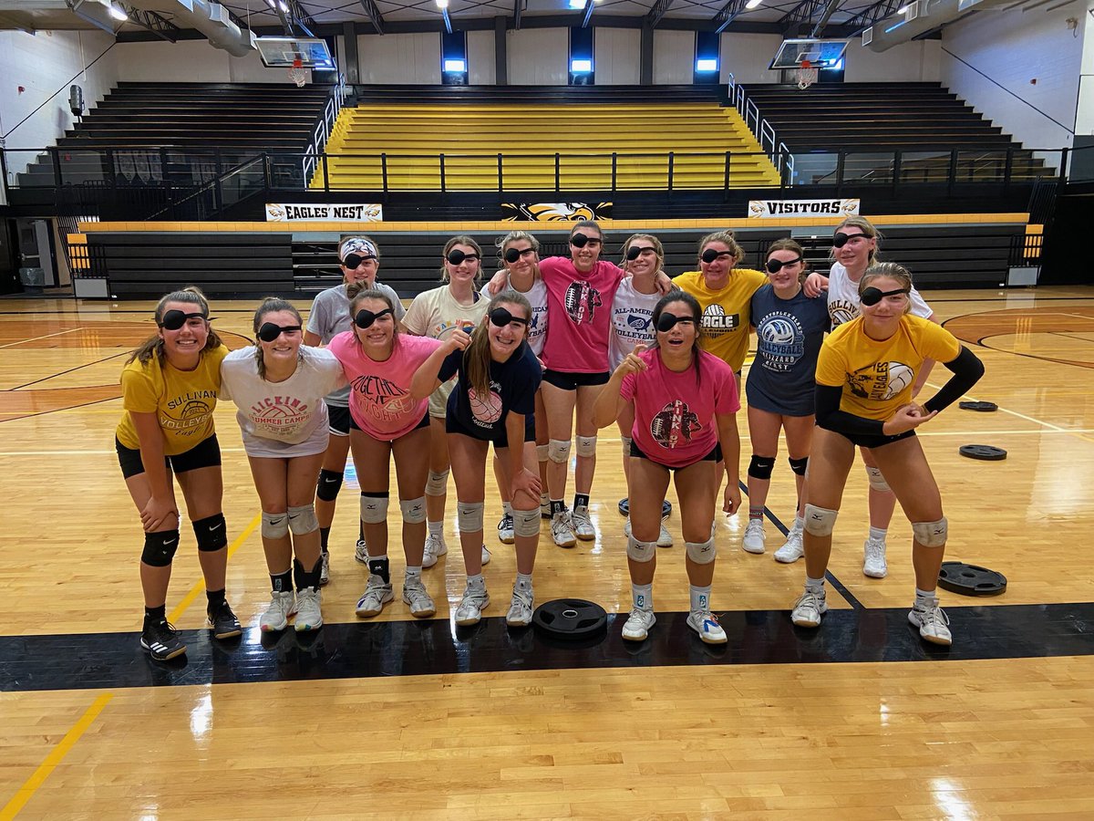 Eagles_VBall's tweet photo. This year’s Serving Up a Cure is extra special!  Our very own Emma Brune is a childhood cancer survivor.  Emma battled retinoblastoma and as a result is blind in her right eye.  Emma certainly knows how to overcome adversity, and she amazes us every day💛 https://t.co/inp8u90A9M