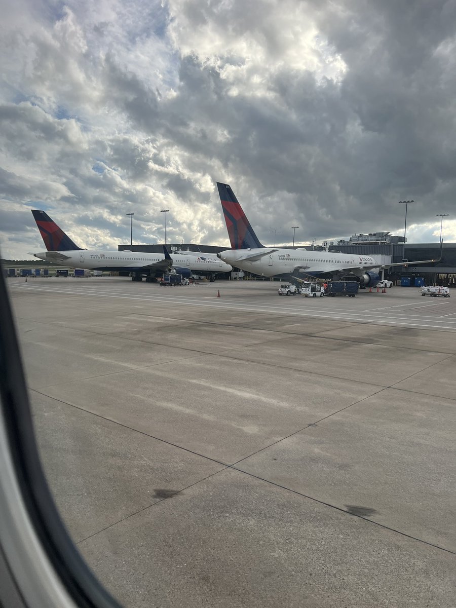 KevinRinker's tweet photo. A lot has changed about air travel in the last 21 years. I wasn’t on a plane that day and of course, my flight the next day never happened. To this day I don’t take flying for granted and I’m grateful for the crews that work hard everyday to keep us safe! #ThanksDelta https://t.co/cvmu0RUi3k