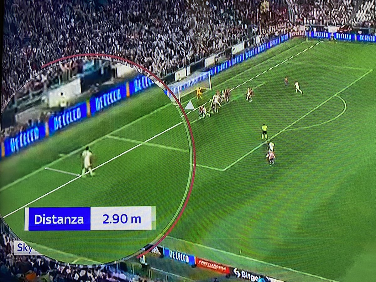 Addirittura era buono di quasi mezzo metro il gol di Milik. Nemmeno l’immagine giusta è stata valutata. Ignorato Candreva. La ricostruzione di Sky Sport Tech mette in imbarazzo la squadra arbitrale presente a Torino.