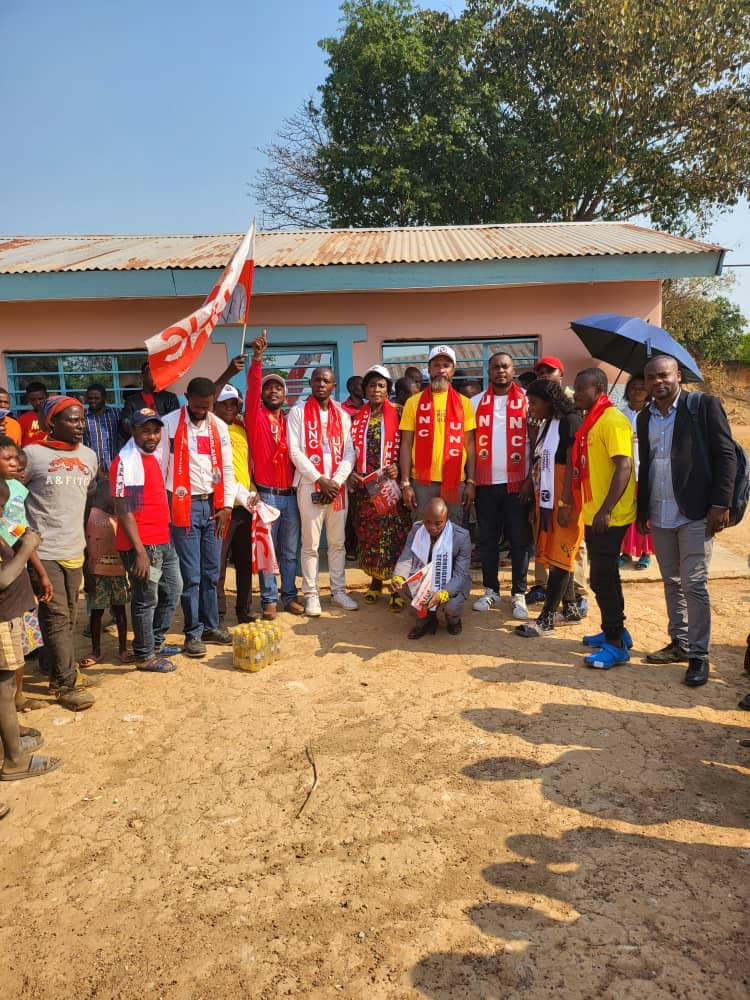 BenNazerSe's tweet photo. đŽĂCHO DE L'UNC LUALABA
Ce dim 11/09/2022, à quelques kilomÚtres de Kolwezi, il s'est tenue une fabuleuse activité politique et sociale à Musokatanda de l'UNC LUALABA par le biais d'un de ses cadres de renom, Mr #PIERRE #OLOMBE, dans le cadre de l'implantation du parti. https://t.co/D9NAGVmEOI