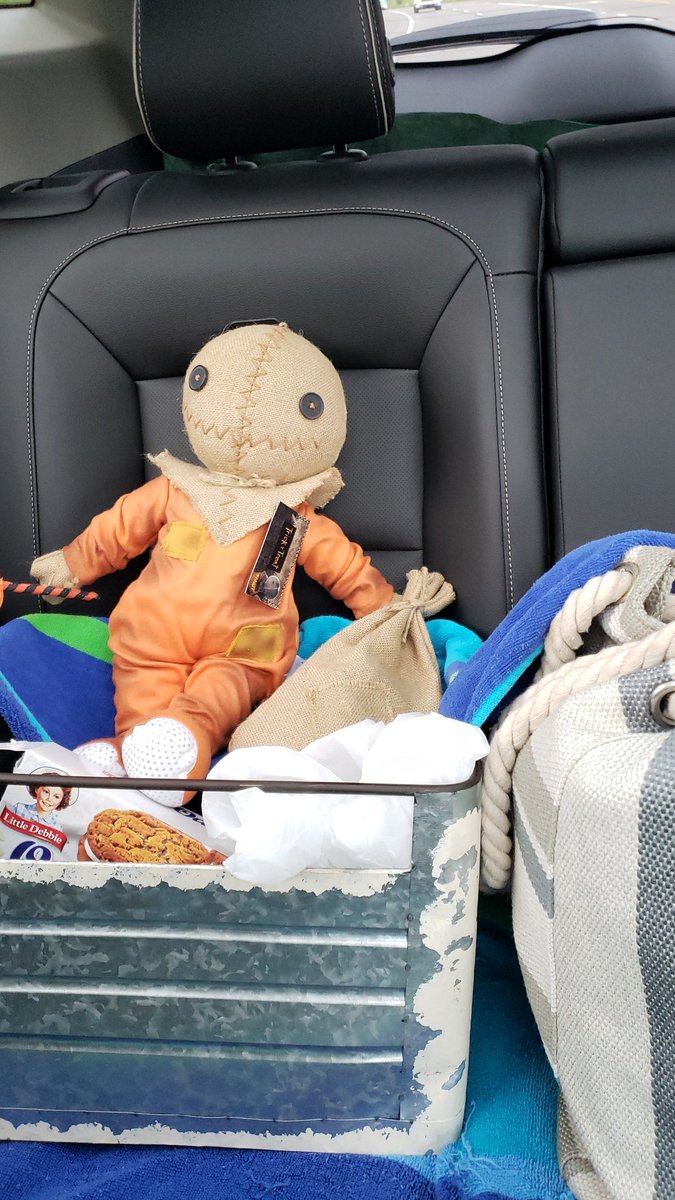 deniselynne1966's tweet photo. Picked up a passenger at Spirit Halloween #PumpkinSam 🎃🍭 https://t.co/kygz0VFhDi