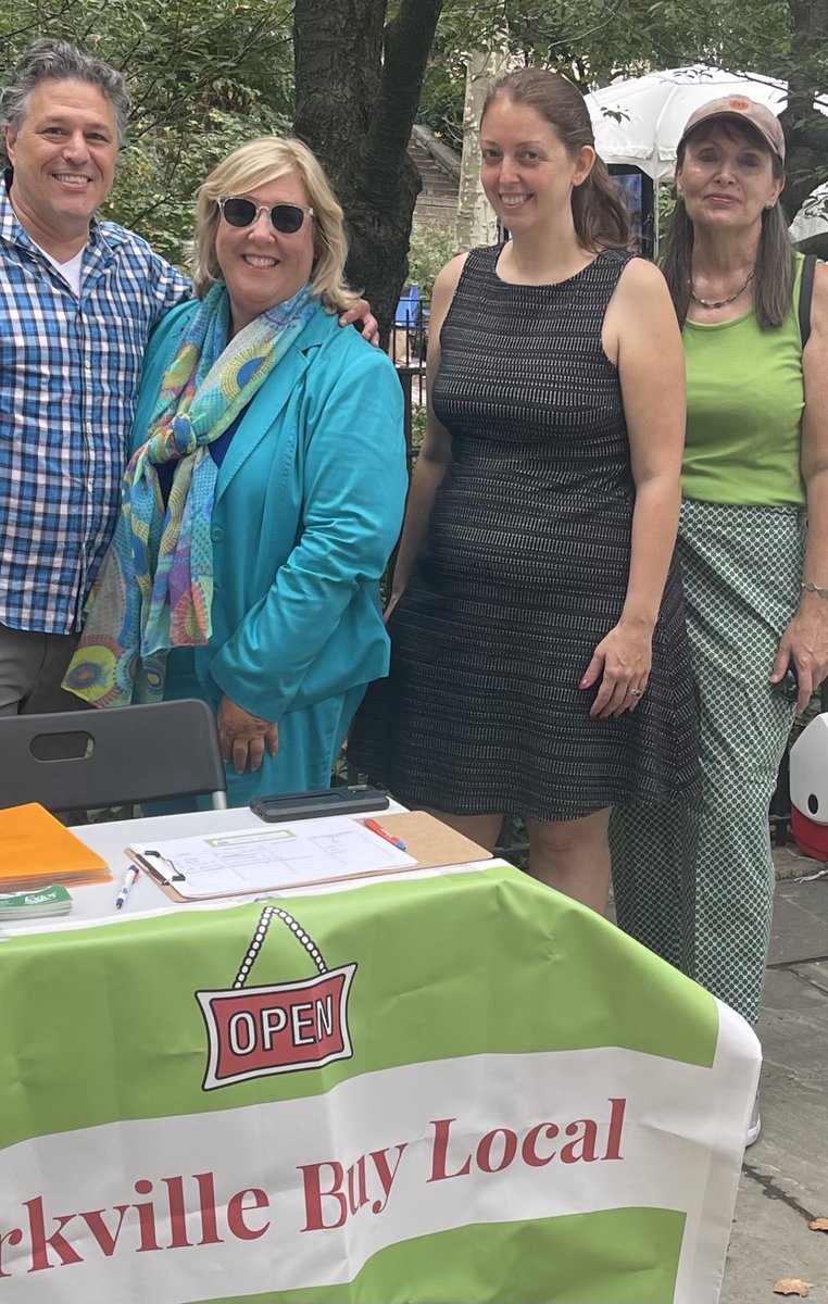 steintoddjnyc's tweet photo. Today I spent time visiting with District Leader Kim Moscaritolo @kimmosc and Evelyn Watkins @nycev at the @BuyYorkville table. Assembly Member Rebecca Seawright @SeawrightForNY also stopped by to show support. #localsmallbusinesses https://t.co/cXvrA0PhE5