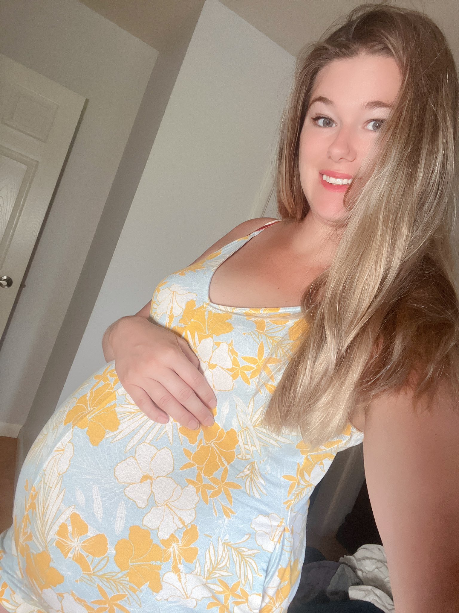 Ms. Miri ❤️ on X: Just a few more weeks until I join the milf club  t.covA4zfZEO95  X