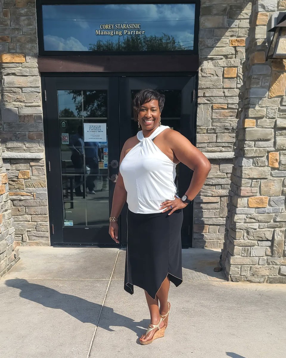 CoachBibles's tweet image. Happy 45 to me!! #9/11🎂🎈🎁🎉 #Chapter45