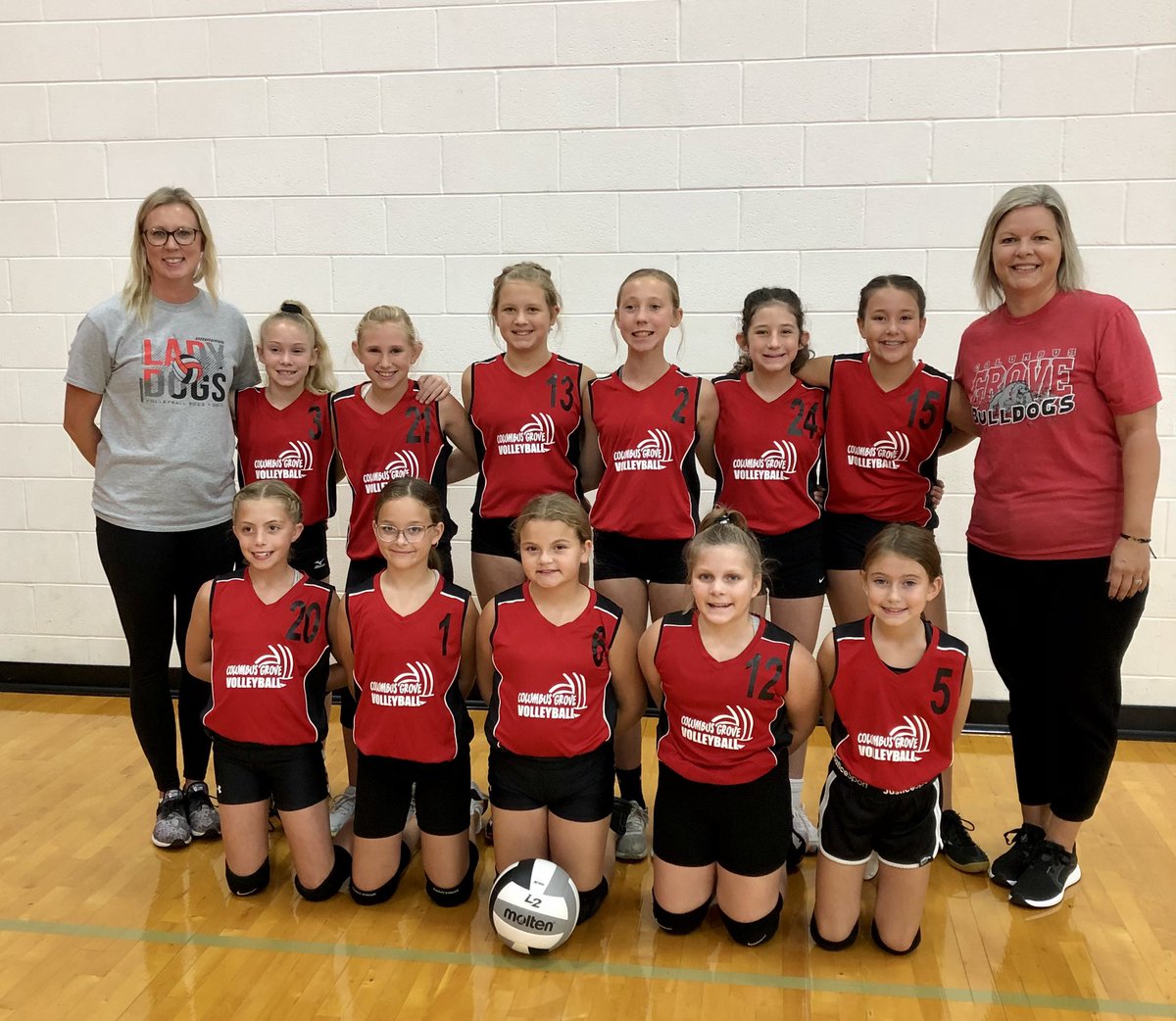 cghsvolleyball1's tweet photo. Our 5th &amp; 6th grade volleyball teams had their time to shine today at their tournament opener, going 6-0 as a group! Great job, lady dogs!! 🏐🐾 https://t.co/foI2zCb42i