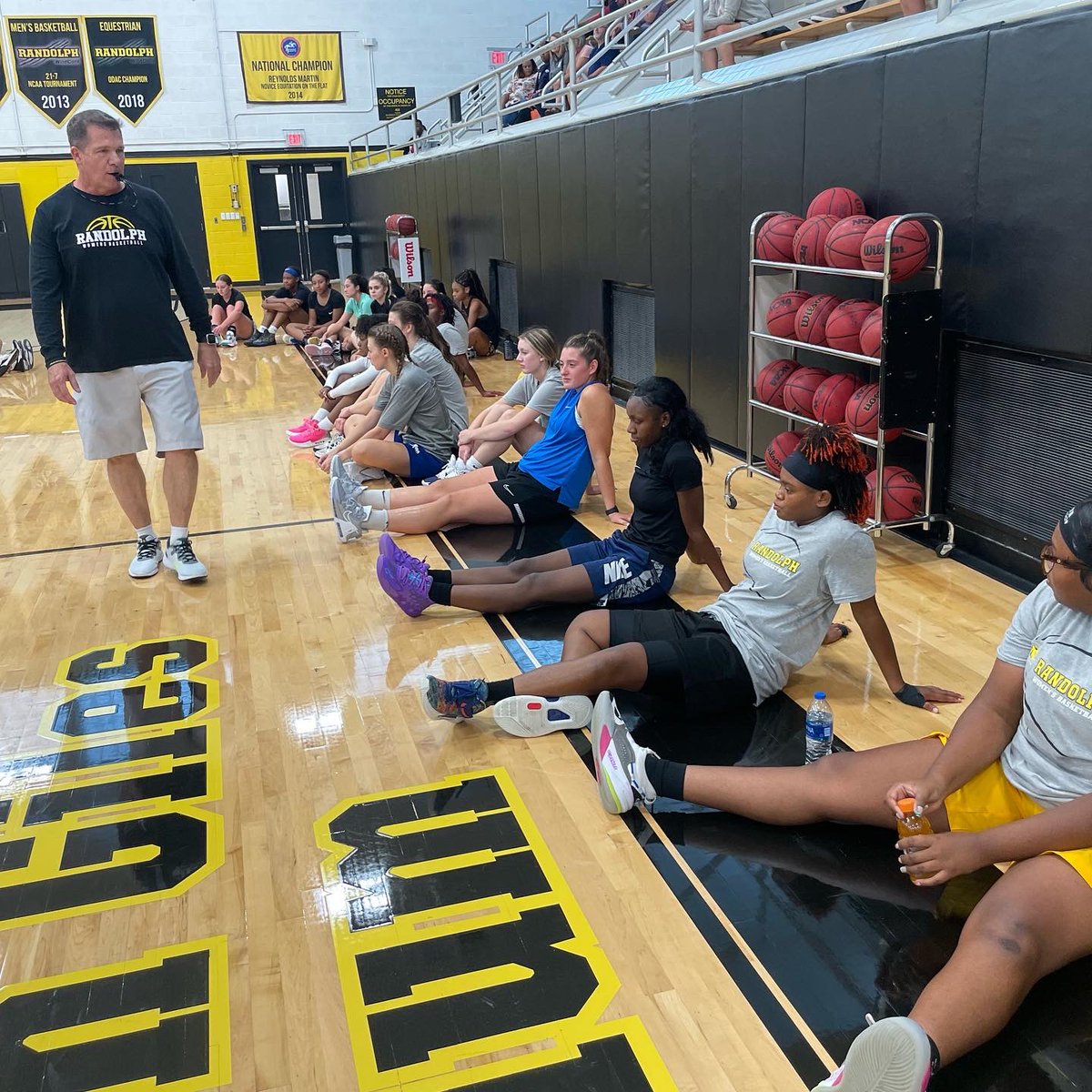 Elite Prospect Camp🔥🏀 
•
We loved having everyone come out this past weekend for camp! 
•
•
#NoCeilingNewHeight