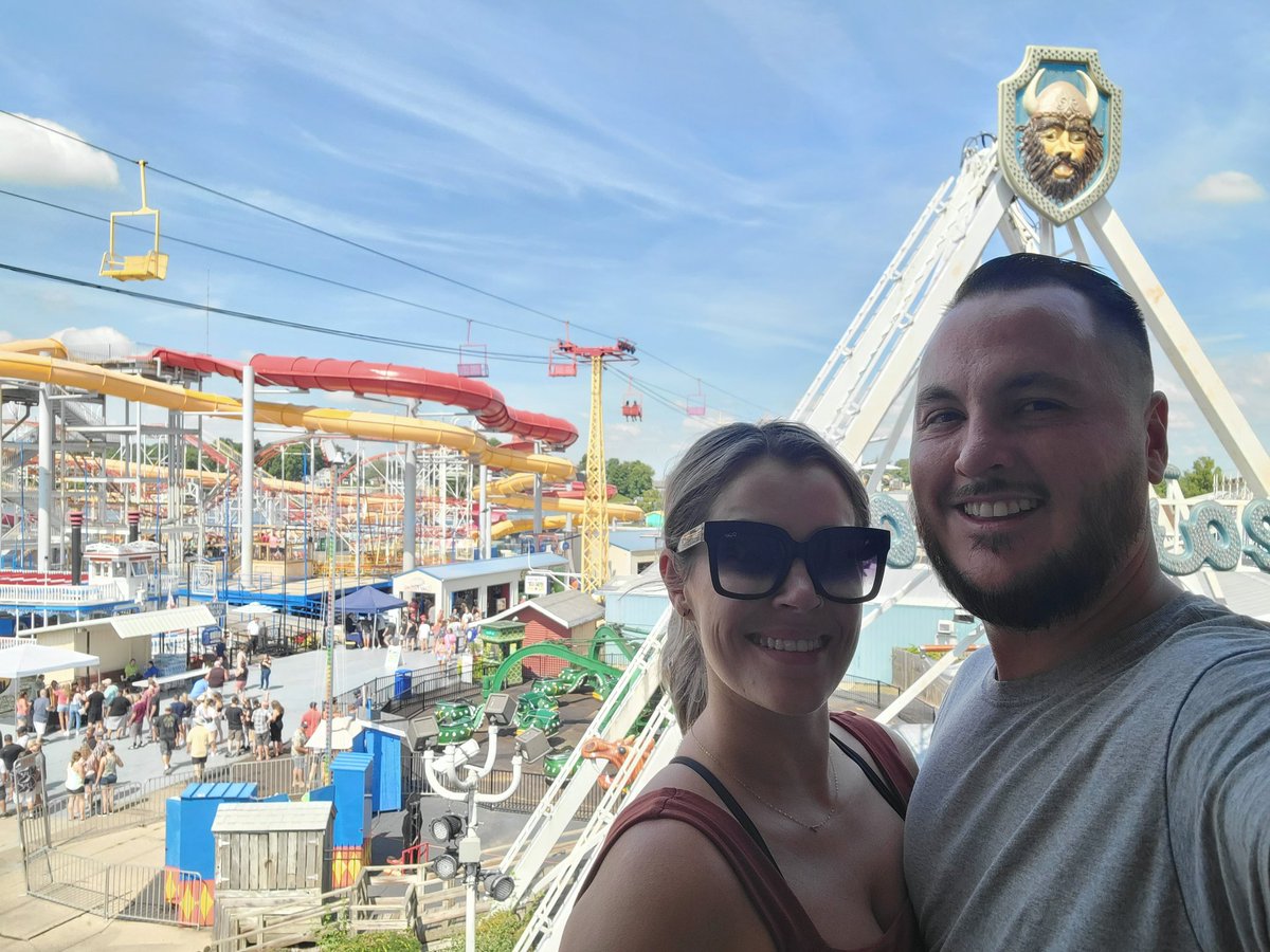 MisterJohnnyV's tweet photo. Fantastic time @IndianaBeach #HopsandCoasterDrops! Tried a lot of new breweries amd distilleries, and rode it all! Will definitely be back next year! #Summerfun #Lakelife https://t.co/aCzEOSnjSr