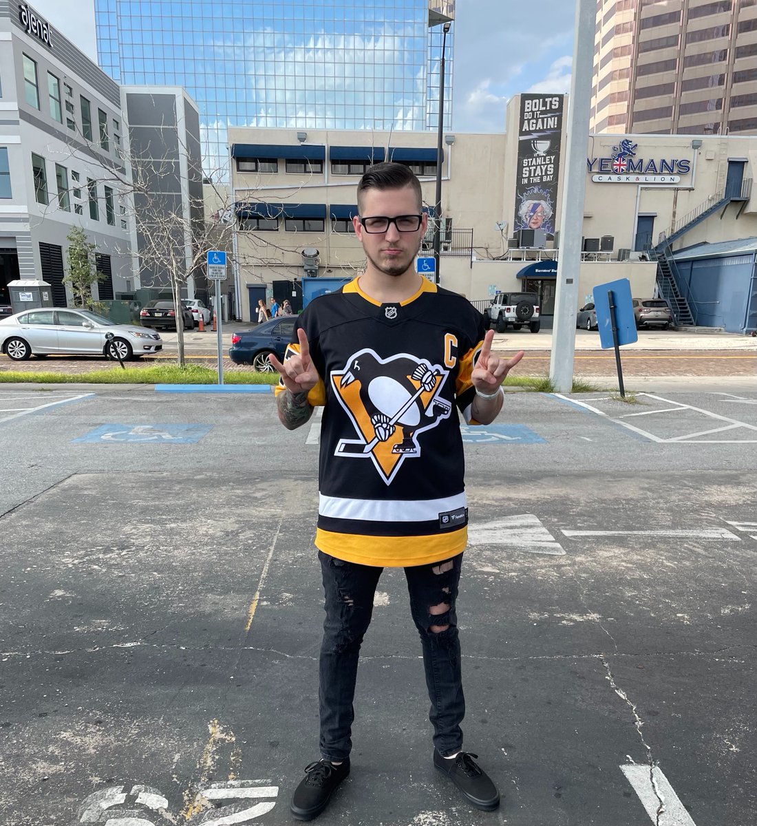 DeeOGShow's tweet photo. This is late (Blame the Social Media guy) BUT please welcome @The_MachineTV as the show's full time editor https://t.co/p5PpXzA84Y
