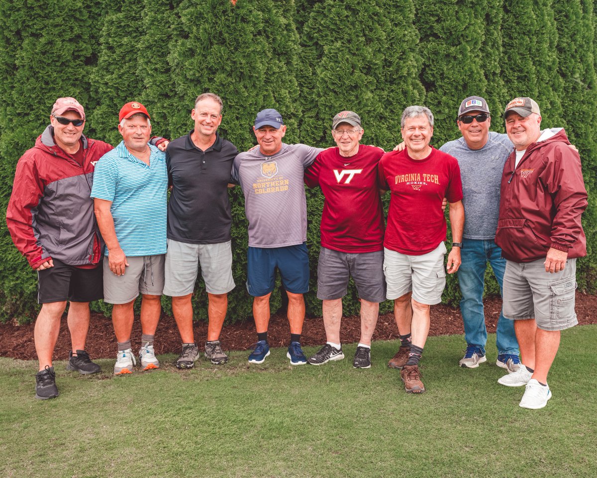 HokiesMSoccer's tweet photo. 𝙁𝙖𝙢𝙞𝙡𝙞𝙖𝙧 𝙛𝙖𝙘𝙚𝙨 😀
It was great to see #VTMS alum Tim Barrera on the sidelines at today's @HokiesWSoccer game. He was able to reunite with Coach Cheynet and several other alums.
#Hokies 🦃 https://t.co/oXWsAgR8kF