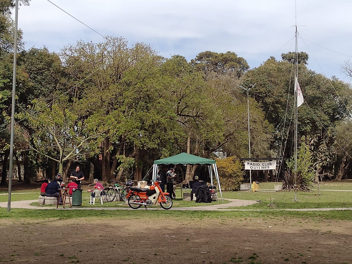 LU4DQ's tweet photo. #RadioClubQuilmes Hoy cumplimos 73 Aniversario y lo festejamos con un hermoso día de campo,
Muchísimas gracias a todas las estaciones!. #CQ . #LQ4D #LU4DQ #Radioaficionados https://t.co/zblNyCDrVu