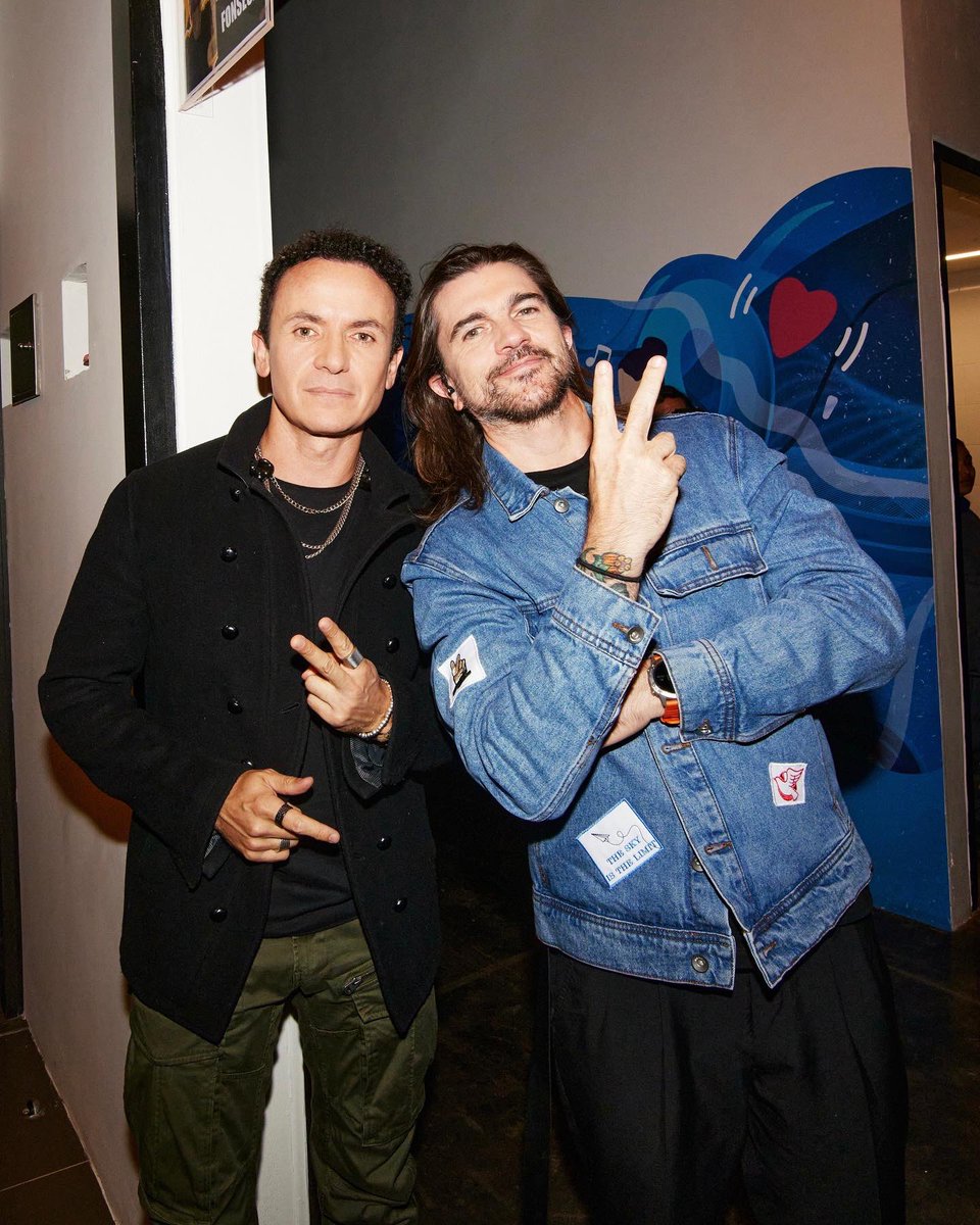 JUANES's tweet photo. Andres! Gracias por ese regalo que me diste de tu mano y Bogota, tu público que te ama. Estaremos Celebrando siempre tu carrera.  🙏🏼🔥❤️ @andrescepeda https://t.co/zIg7onaRTo