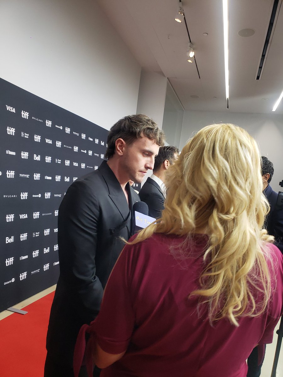 marianne_00's tweet photo. Hoy me tocó ver #Carmen en @TIFF_NET con el increíble Paul Mescal y la talentosa @MelissaBarreraM que de veras baila bárbaro 
Por ahí sentí que @MarDeTavira me narraba la historia, pero ya no se si fue realidad o ficción con tanto cansancio https://t.co/vc0cxpOlUO