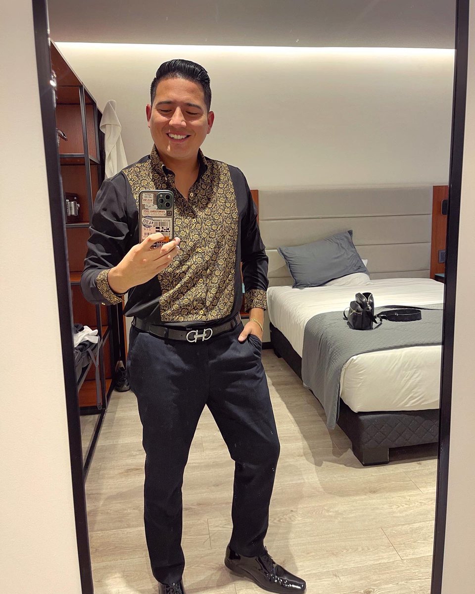 PedroLoliPeru's tweet photo. Hoy en Bolivia 🇧🇴 ready!
.
.
#Bolivia #Peru #grupo5 #cumbia #concierto #outfit #man #viral #likeforlikes #PedroLoli #singer #fyp https://t.co/e9CzTaQCYf