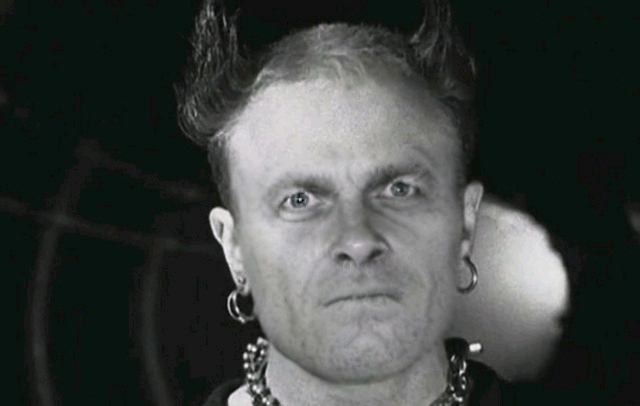 SSNRaus's tweet photo. The Prodigy - Firestarter (1996)

#fcklive https://t.co/uWKqLFsRBl