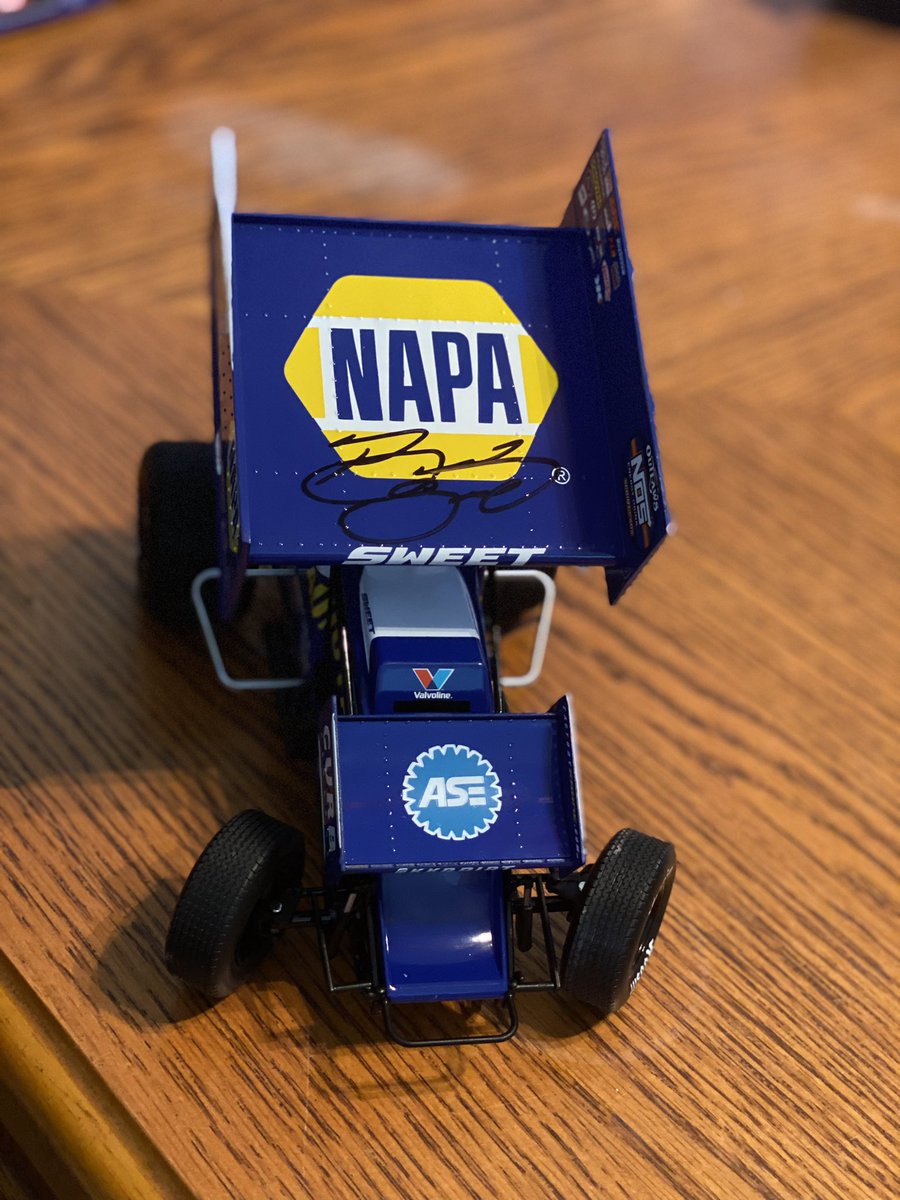 WoOFan86's tweet photo. I was in nursing school last year and was only able to attend the finale of Gold cup @sdspeedway, I couldn’t afford it then, but i was able to purchase my first diecast car this year and realized, my diecast is @BradSweet49  2021 car, my grad year! this car is forever special ❤️ https://t.co/OBRCXdN402