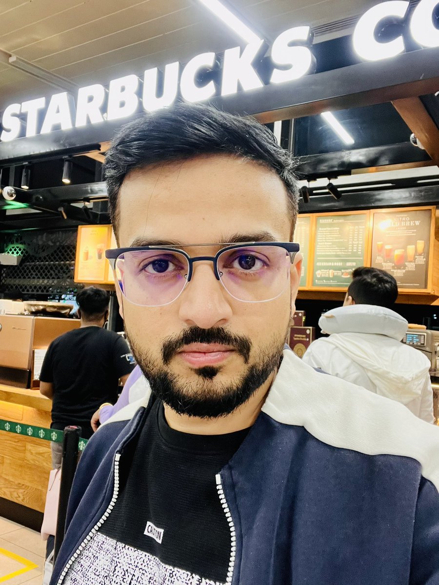 sachinnmc's tweet photo. #LondonCalling #SuddenPlan #WorkMode #Internationalmode https://t.co/6KpGqY8OB7