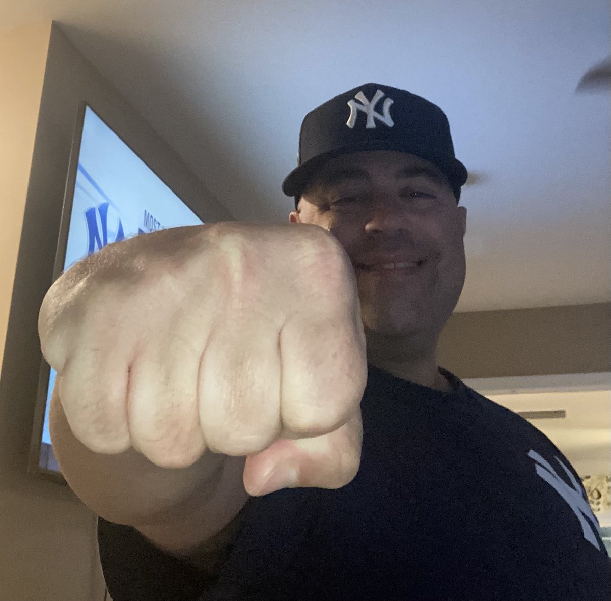 #NYYCapOfTheDay #YankeesTwitter #RepBx #September11th #TBvsNYY 
Yankees win!
extend their Division lead to 4 games, but because they own the tiebreaker against the Rays it’s really a 5 game lead.