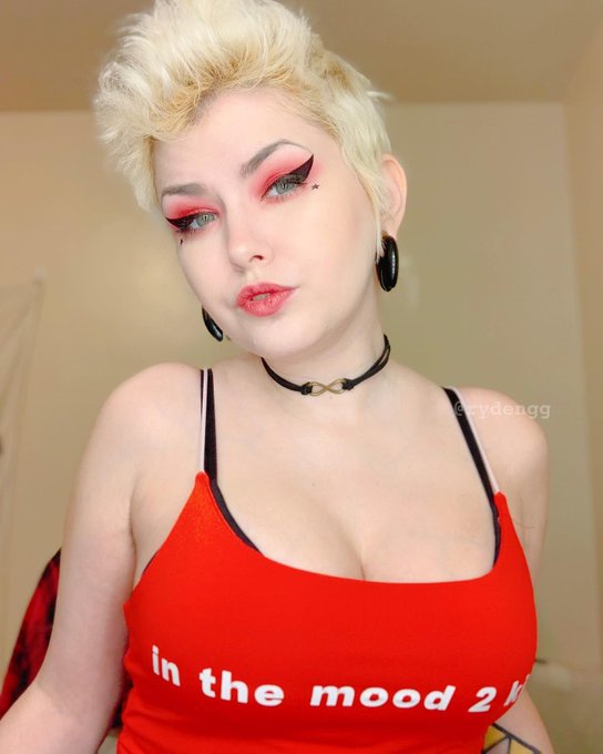 i&rsquo;m buzzing at the thought of being you and i ❤️☁️✨ https://t.co/UOvQSifVyp