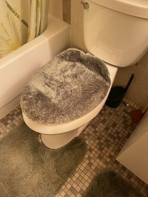 Went to a party in DC with old friends and the apartment Was where Hillary Clinton lived. She pooped<a href="/tag/latex"class="tags"><span>#latex</span></a><a href="/tag/catsuit"class="tags"><span>#catsuit</span></a><a href="/tag/syren"class="tags"><span>#syren</span></a>