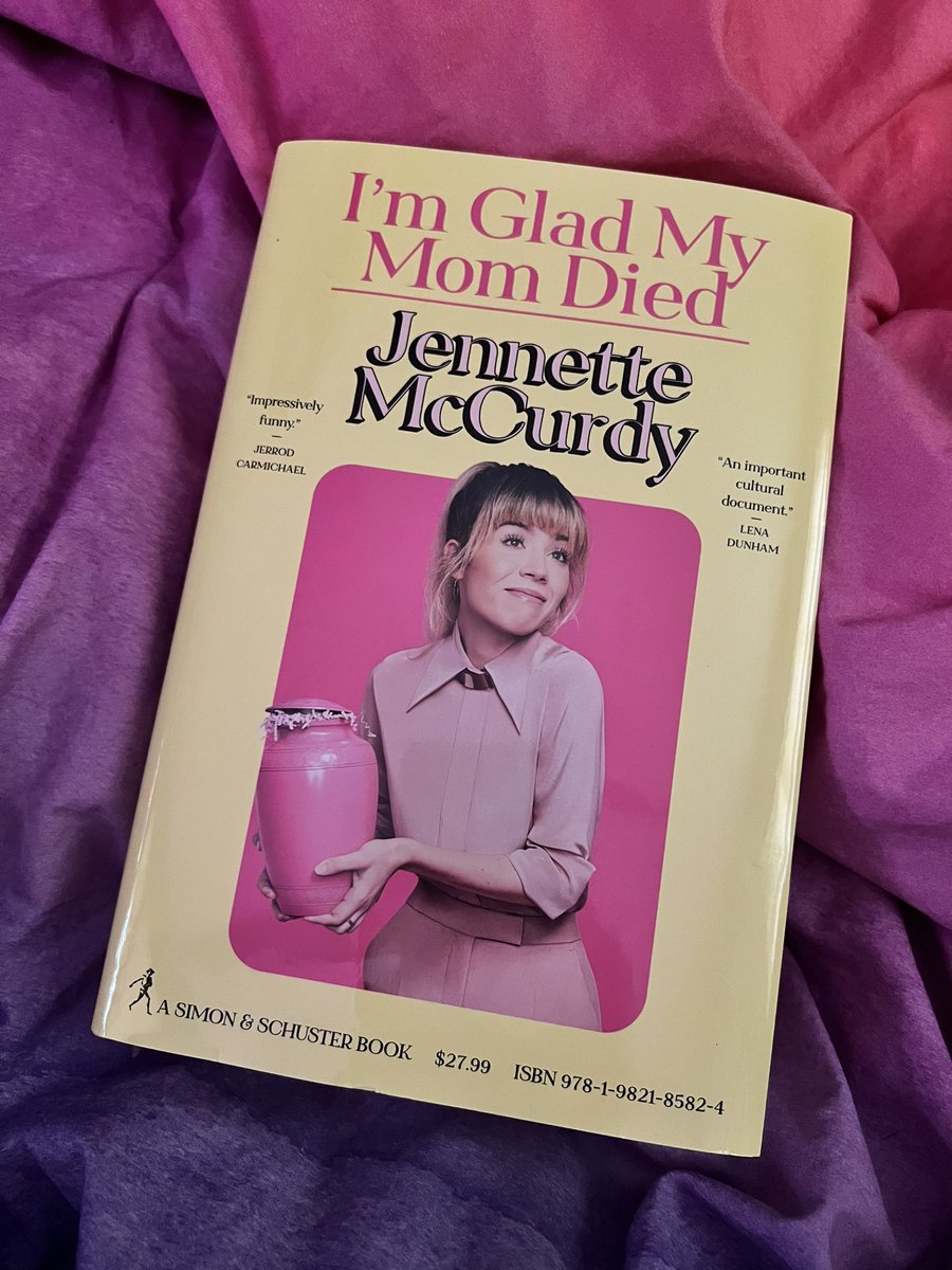 VerticalMango's tweet photo. I’m so excited for this book #imgladmymomdied #jenettemccurdy https://t.co/FIHPHFanwj