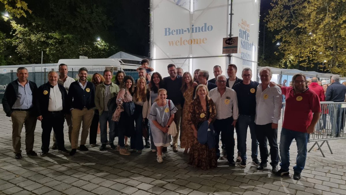 hugosabuga's tweet photo. O CDS visitou a Feira de Artesanato e Gastronomia de Vila Nova de Famalicão.

Joane esteve presente.

#CDS #famalicao #cdspp #cdsfazfalta #Joane 

@_CDSPP 
@NunoMeloCDS https://t.co/ZpmFomCSQF