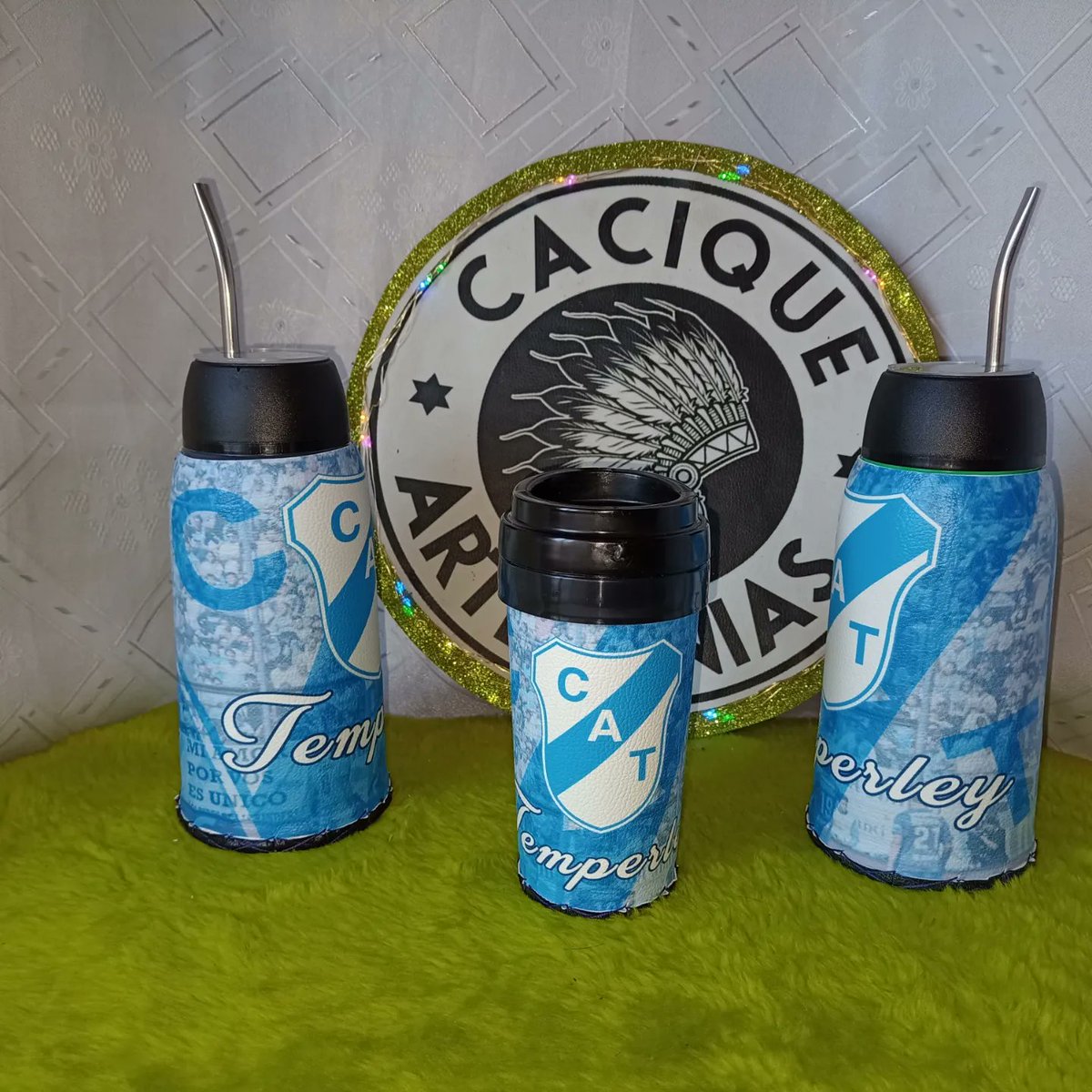 Cacique_Art's tweet photo. Mate Listo con bombilla de acero
Vaso Termico Personalizado
#temperley
#caciqueartesanias
Tu imaginación tú equipo !!
#mate #mateartesanal #mateargentino🇦🇷 #mateartesanales #temperleymivida #temperley💙 #gasolero #matelisto #matear #vasotermico #yerbamate #cafe https://t.co/yT6RkhgL47