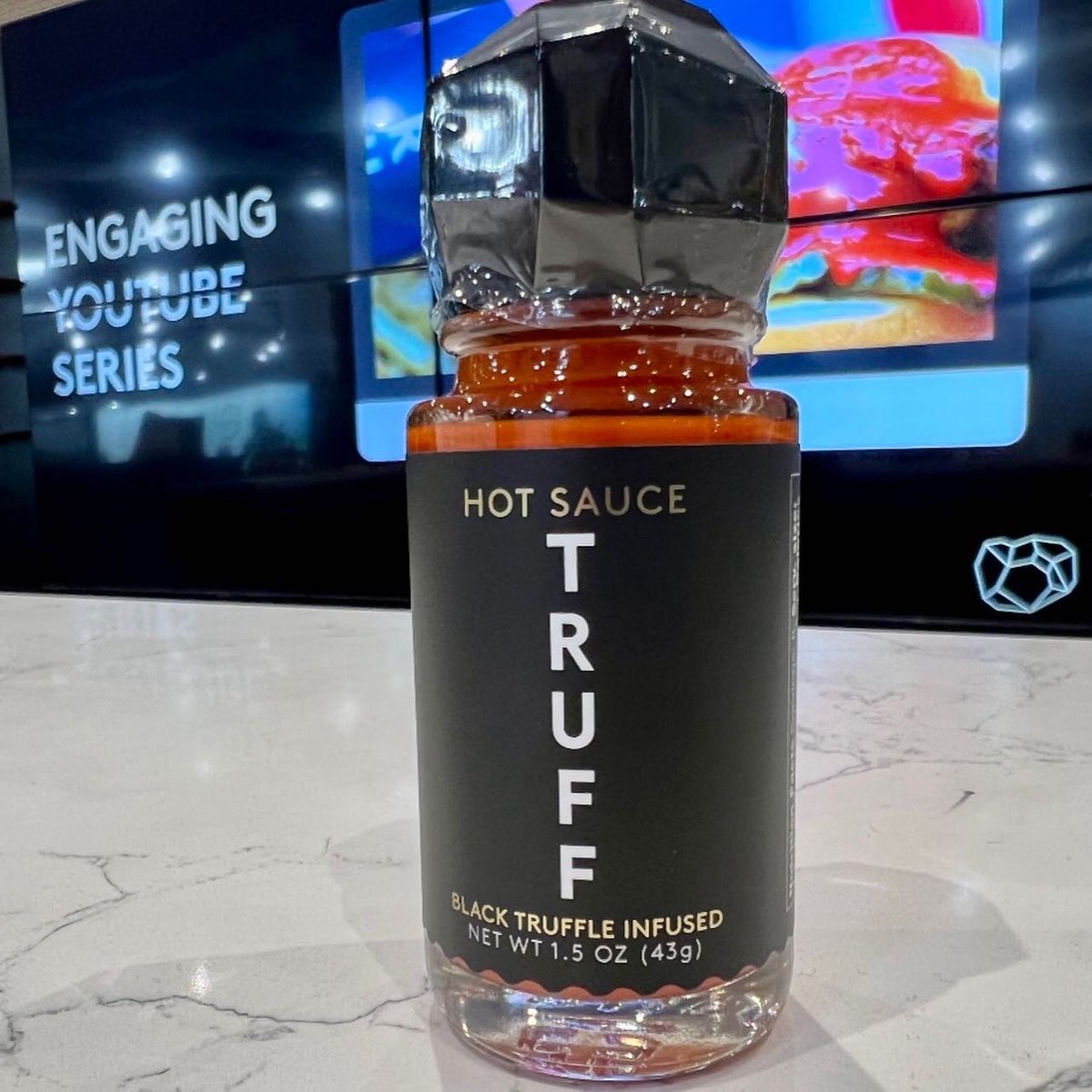 DailyOvation's tweet photo. Hot? Yes
๐ฅ ๐ฅ
But not overtly peppery ๐ถ
@TruffSauce is red chili-based w Italian black truffle oil and sweetened w agave nectar.
perfect balance of kick n compliment Highly recommend.
Tasted at NYCโs @Specialty_Food
#hotsaucelover #nycfoodie #spicyfoodlover #trufflife https://t.co/GmlNe8fAgO