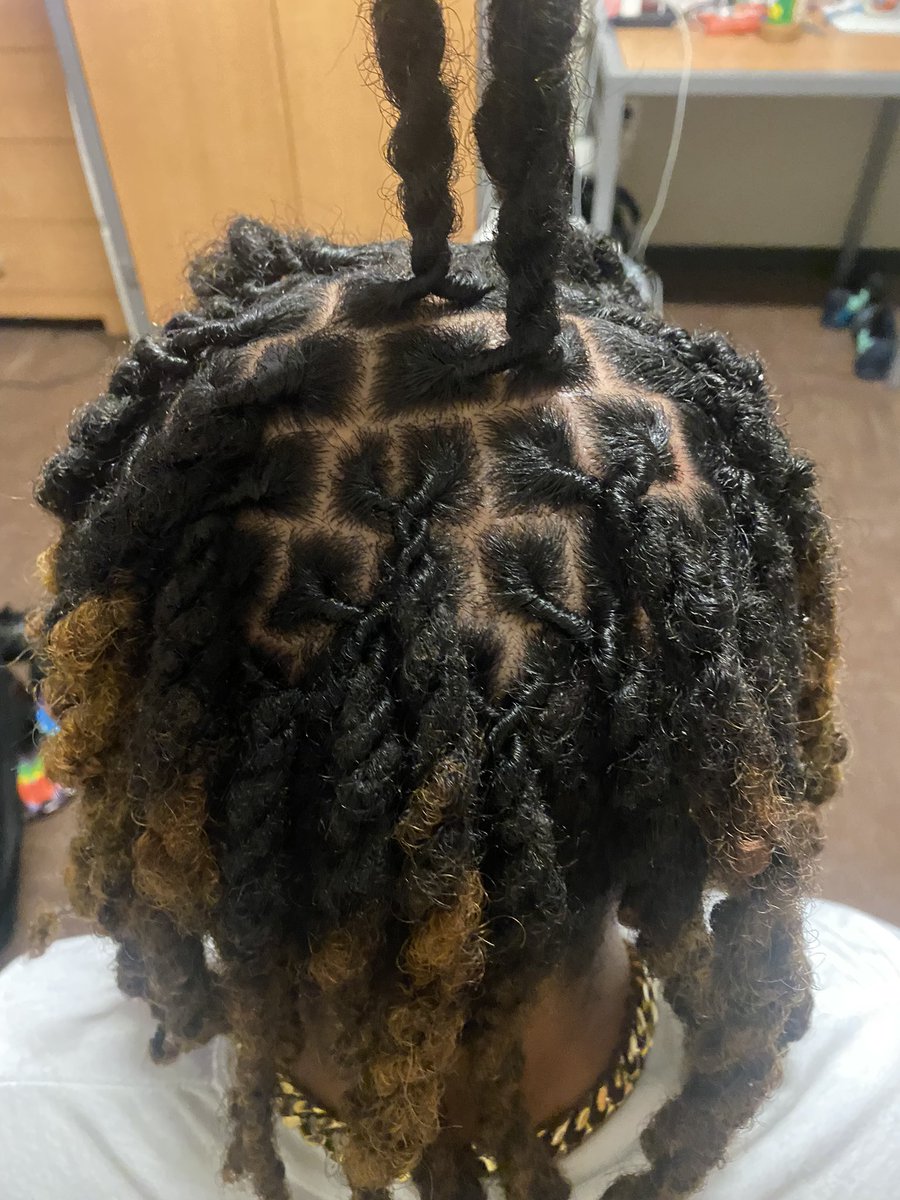 ennissarenee's tweet photo. Ig: @blesseddbyness 
 Texas southern, Pv &amp; U of H students come book!!
#pv26 #txsu #uh #pvlocs #houstonlocs #512locs #atxbraids #atxlocs #pvbraids #retwistdreads https://t.co/hykQtKtdCS