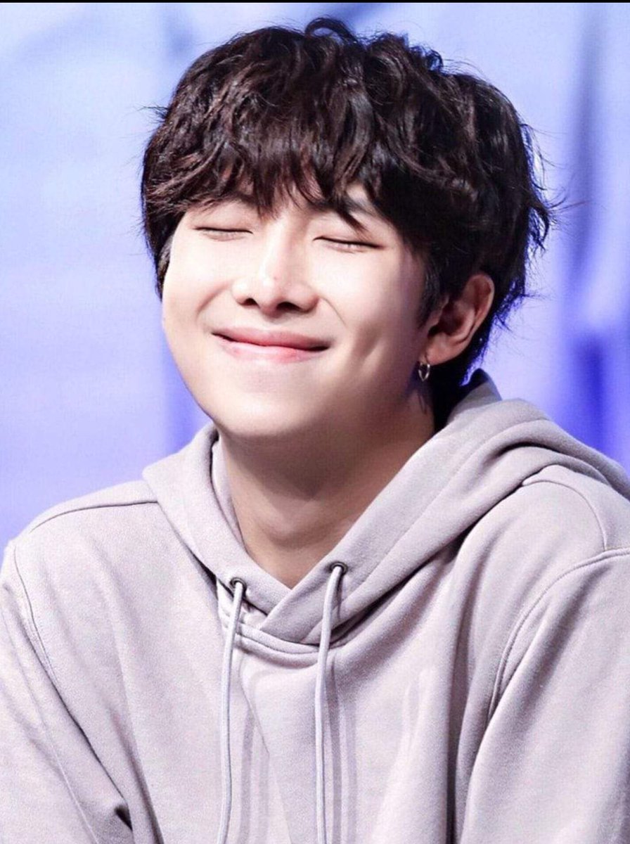 alisyaly's tweet photo. @Rogue_Hands this pic!! He looks like a lil koala 🥹🥹🥹 https://t.co/UHn9rkVKMQ