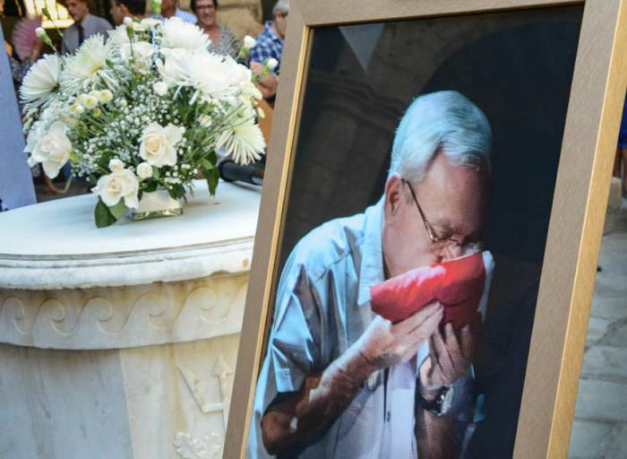 TribunaHabana's tweet photo. Conmemoran aniversario 80 del natalicio de Eusebio Leal
https://t.co/QzYUNpQaAc https://t.co/jkQn9Q6BRH