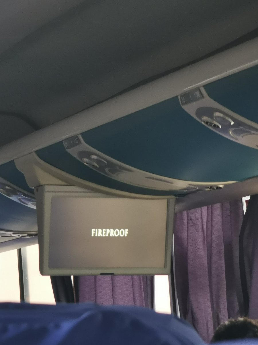 titusmar's tweet photo. Un viaje más en Transporte Los Halcones 😅😅😅😅 #Nomefallan https://t.co/MXVDwNB55V