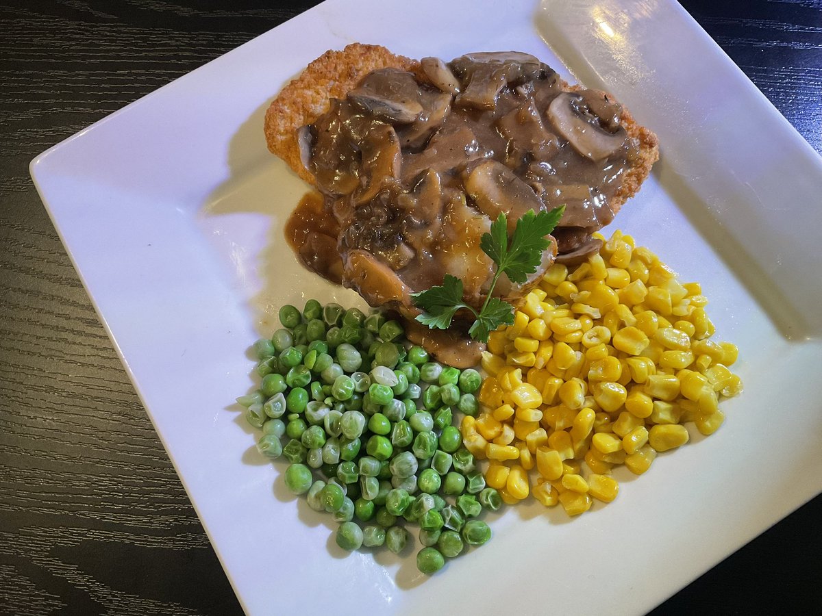 schmoozequeen's tweet photo. Simple Sundays
#Gardein Turk'y Cutlet with Mushroom Gravy
Underwhelming gravy. Enhanced the gravy with Sautéed onions, cremini mushrooms, tamari and white miso! #Plantbased #PlantbasedTurkey #TurkeyCutlets
@gardein #GardeinTurkyCutlet https://t.co/wX6sLwnEMn