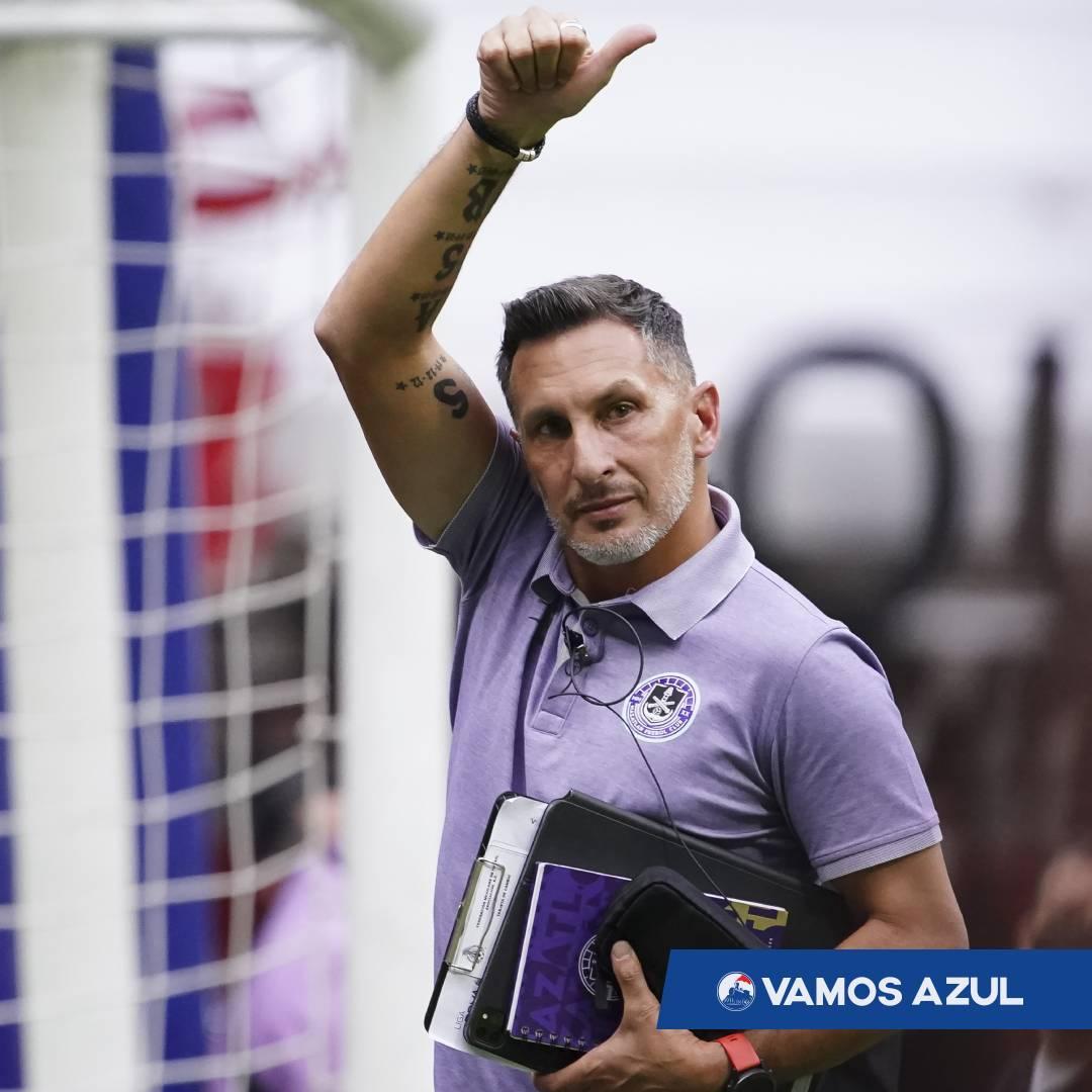 VamosCAzul's tweet photo. Donde sea que estés, siempre te querremos mucho 💙 https://t.co/MVtqqMpey3