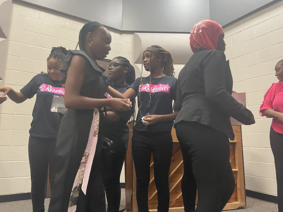 WMS_Rosebuds's tweet photo. On Friday September 9, 2022, the WMS Rosebuds welcomed 24 new members to our sisterhood.A very special thank you to our very own step team, our lovely Ms. Beasly, and our newly inducted Aliyah Randall for making our program an unforgettable night! @HumbleISD_WMS https://t.co/1YWvd84PpL