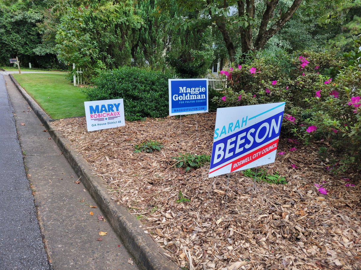Maggie4Fulton's tweet photo. Love this sign garden!!
@SarahZBeeson @maryrobichaux48
#maggie4fulton #onefulton #northfultondems #gapol #fulton #fultoncounty #fultondems #maggiegoldman https://t.co/ryXveQo6pj