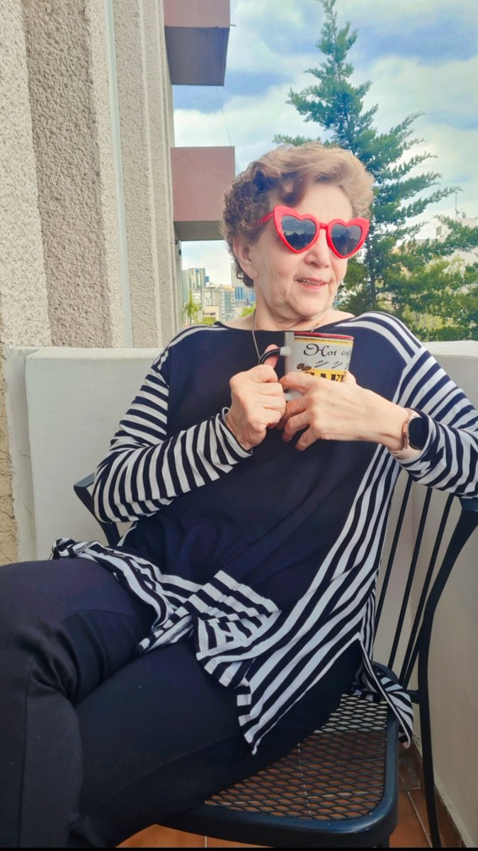 montserrat_st's tweet photo. Mi pollita, la más bonita de la alcaldía.🐥🕶❤️
#SoSharp https://t.co/vaEFpar68A