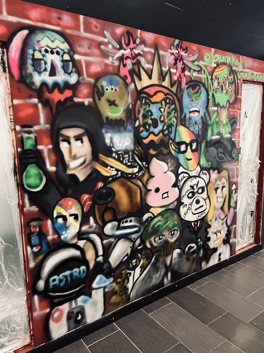 carlosg_esq's tweet photo. Mural 90% complete 🎨

@GutterCatGang @nicedripnft @los_muertosNFT @metawizardsnft https://t.co/Y9xCl5tv7p